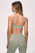 חזיית ספורט PUSH UP לנשים בגזרה צמודה עם כתפיות מתכווננות – בד FLOW מחטב ונושם, מושלמת לאימון ולשימוש יומיומי מבית VLIKS