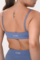 חזיית ספורט PUSH UP לנשים בגזרה צמודה עם כתפיות מתכווננות – בד FLOW מחטב ונושם, מושלמת לאימון ולשימוש יומיומי מבית VLIKS