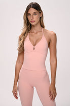 גופיית קרופ לנשים עם צווארון מובנה בגזרת Contour – מבד FLOW מחטב ונושם, מתאימה לאימון וללוק יומיומי מבית VLIKS