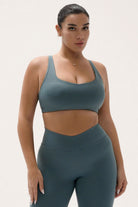 חזיית ספורט PUSH UP DESERT לנשים מבד FLOW מחטב ונושם מבית Vlinks – גזרה צמודה עם בטנה כפולה וכתפיות מתכווננות לנוחות והתאמה מושלמת, מתאימה לכל סוגי האימונים ולשימוש יומיומי