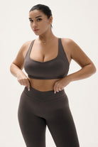 חזיית ספורט PUSH UP DESERT לנשים מבד FLOW מחטב ונושם מבית Vlinks – גזרה צמודה עם בטנה כפולה וכתפיות מתכווננות לנוחות והתאמה מושלמת, מתאימה לכל סוגי האימונים ולשימוש יומיומי