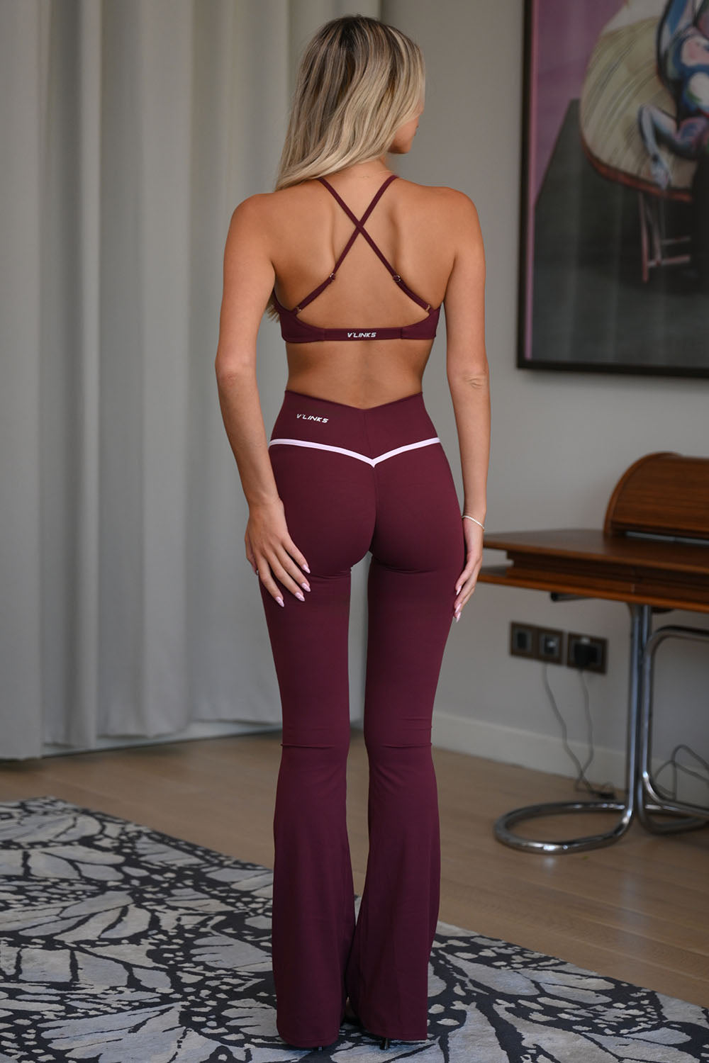 טייץ מתרחב לנשים V Scrunch Flare Duo בגזרת V עם פסי קונטרסט