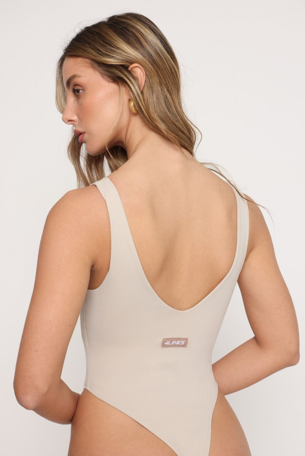 בגד גוף בחיתוך וי עמוק Brushberry - Vlinks