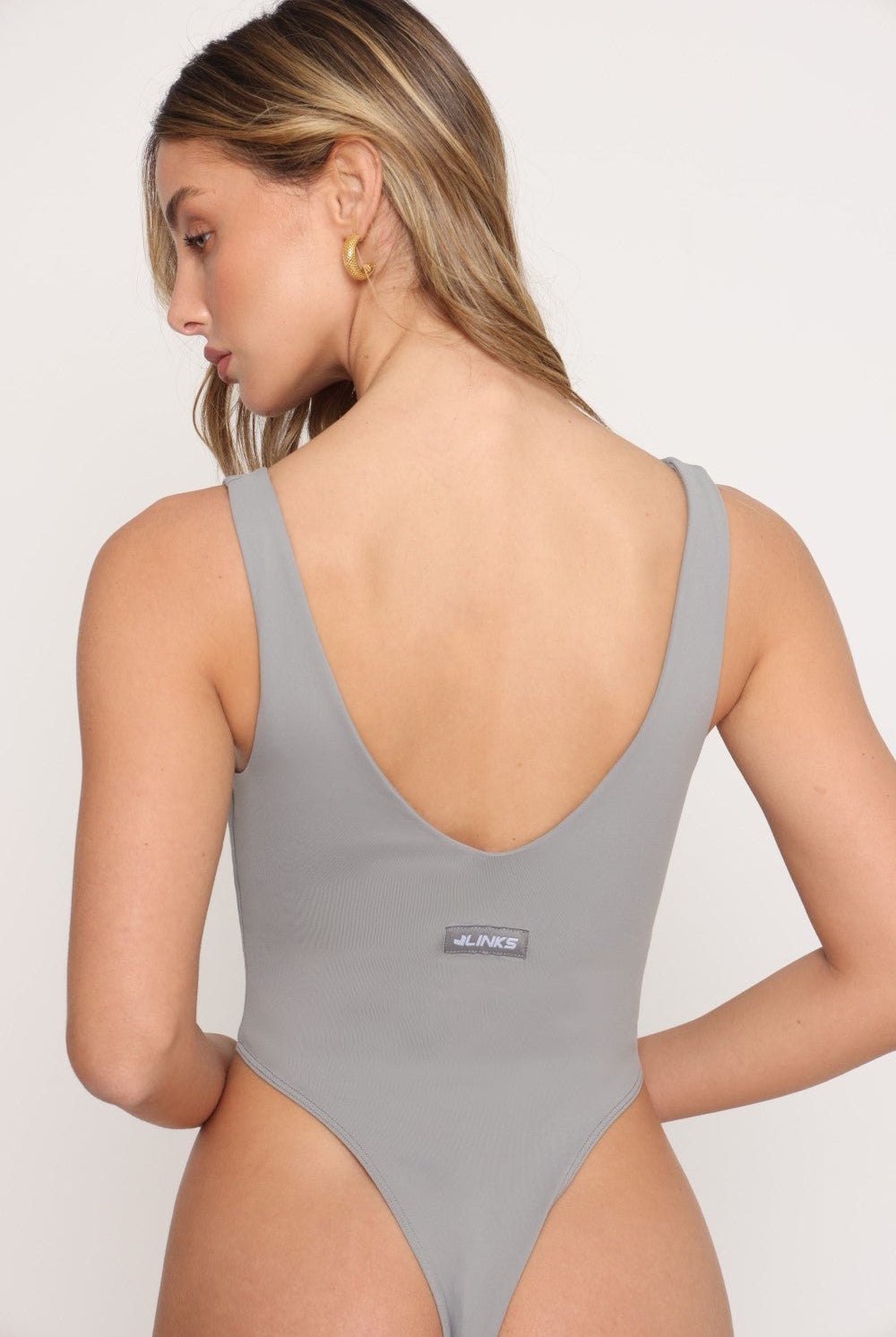 בגד גוף בחיתוך וי עמוק Brushberry - Vlinks