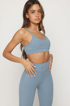 טופ עם כתפיות מתכווננות Luxe - Vlinks