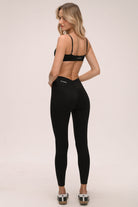 טייץ מחטב גבוה לנשים בגזרת וי בעיצוב חלק ללא כיווצים מבד נמתח ונושם