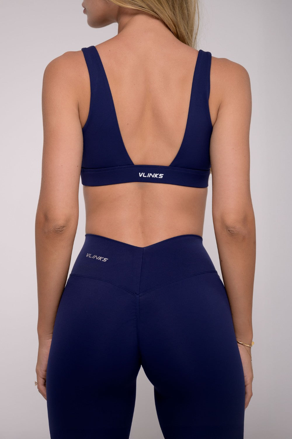 טופ DEEP V FLOWER - Vlinks