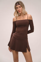 חצאית אקטיב לנשים עם שורט פנימי מובנה ושני כיסים צדדיים