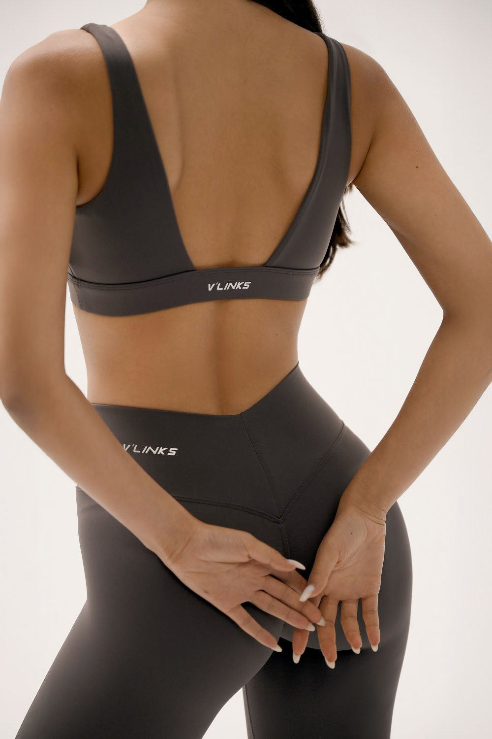 טייץ V Scrunch לנשים מבד FLOW נושם ומחטב מבית Vlinks – גזרה גבוהה עם כיווץ אחורי מחמיא ובטנה כפולה לחיטוב בטן, מתאים לאימוני כושר וללבוש יומיומי