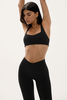 חזיית ספורט PUSH UP DESERT לנשים מבד FLOW מחטב ונושם מבית Vlinks – גזרה צמודה עם בטנה כפולה וכתפיות מתכווננות לנוחות והתאמה מושלמת, מתאימה לכל סוגי האימונים ולשימוש יומיומי