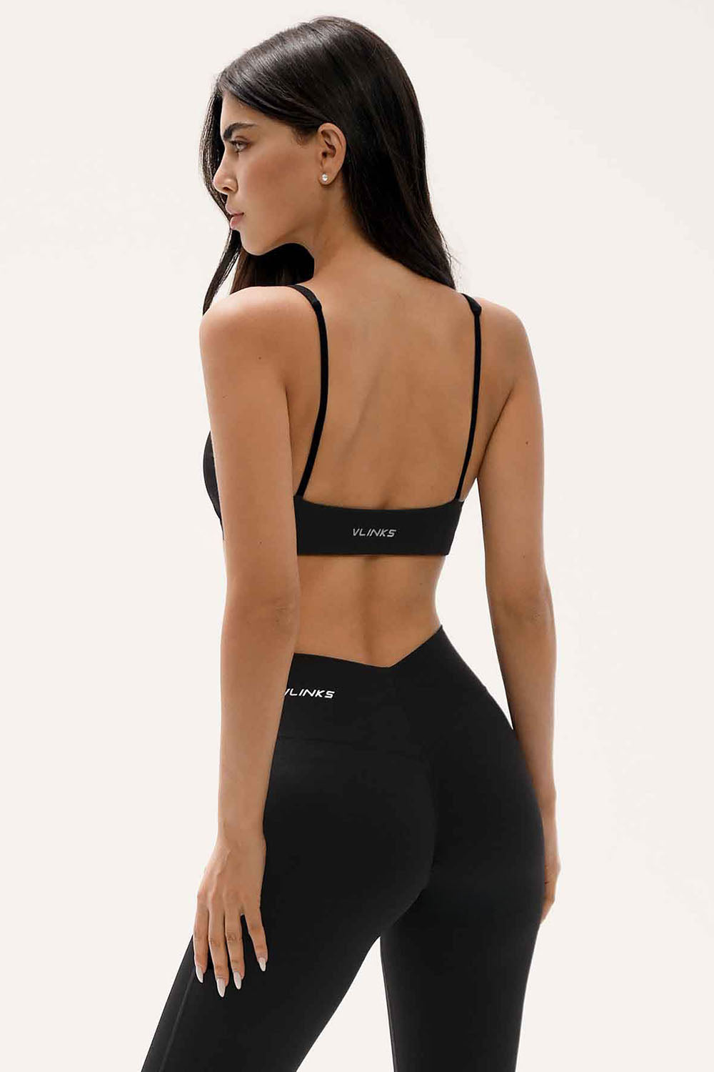 חזיית ספורט PUSH UP DESERT לנשים מבד FLOW מחטב ונושם מבית Vlinks – גזרה צמודה עם בטנה כפולה וכתפיות מתכווננות לנוחות והתאמה מושלמת, מתאימה לכל סוגי האימונים ולשימוש יומיומי