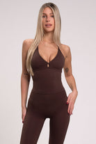 גופיית קרופ Contour Collar לנשים מבד FLOW מחטב ונושם מבית Vlinks – עם צווארון מובנה מחמיא וקאפים נשלפים לנוחות, מתאימה לאימון, ליום־יום או למראה קז'ואלי